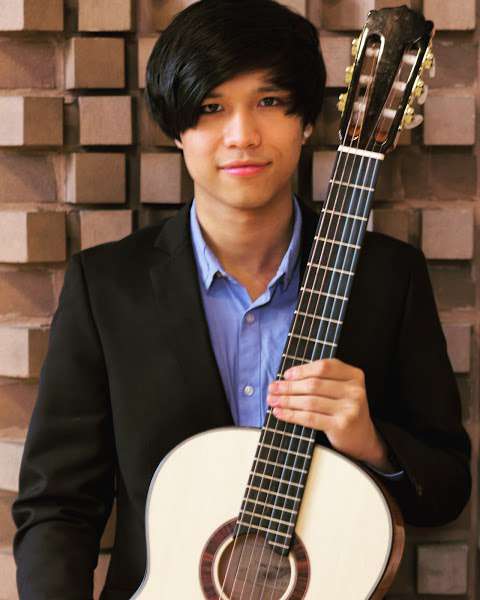 Julian Liu - Classical & Jazz Guitarist photo